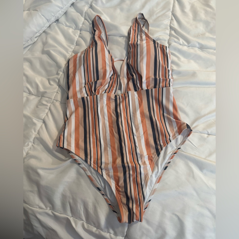 Cupshe Multicolor Striped One Piece Swimsuit